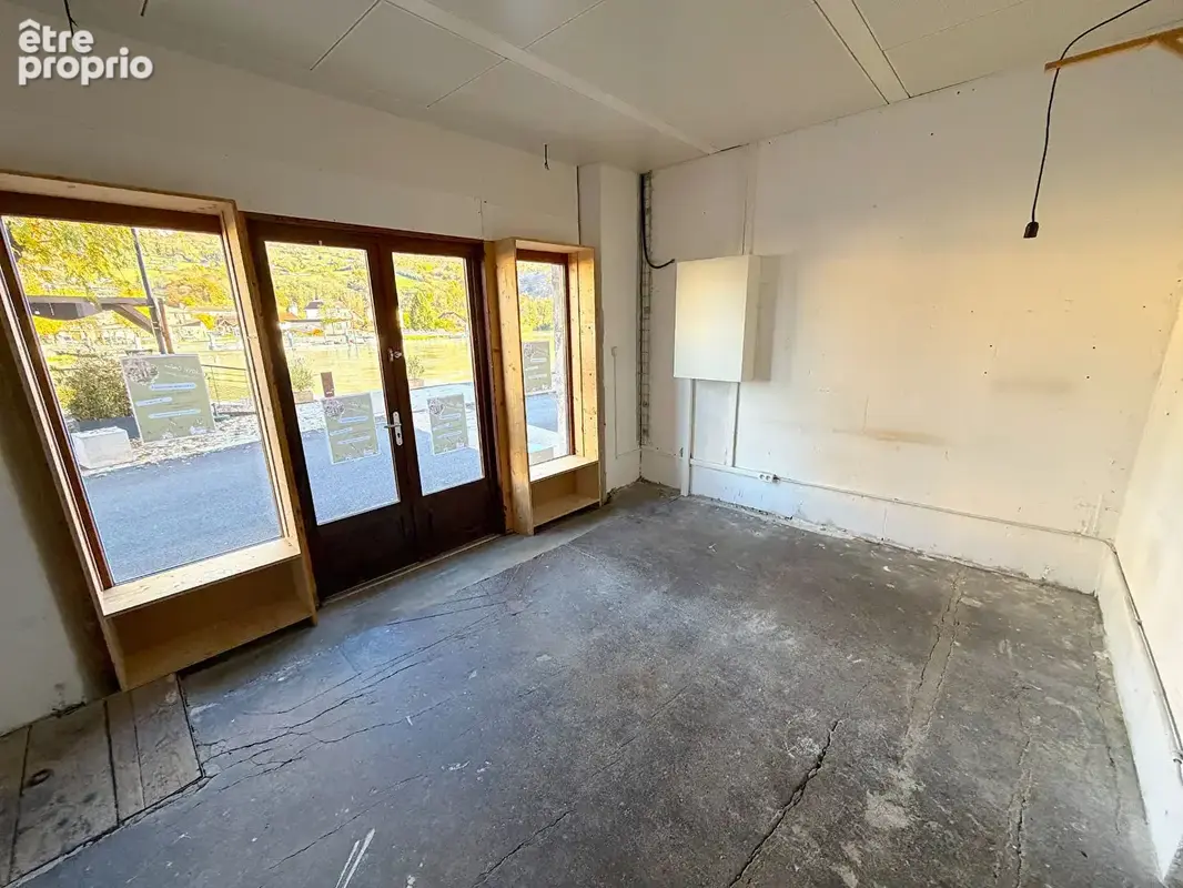 Local commercial 55 m² Rez-de-chaussée - photo 3