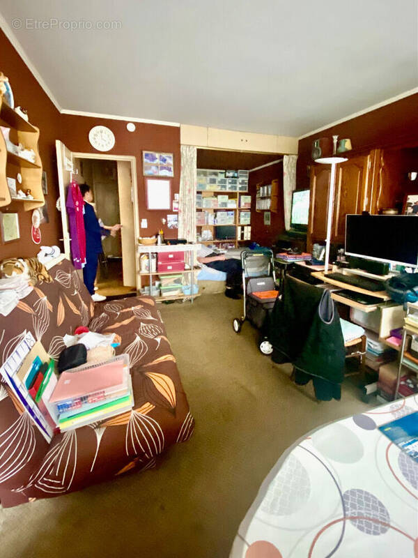 Appartement à COURBEVOIE