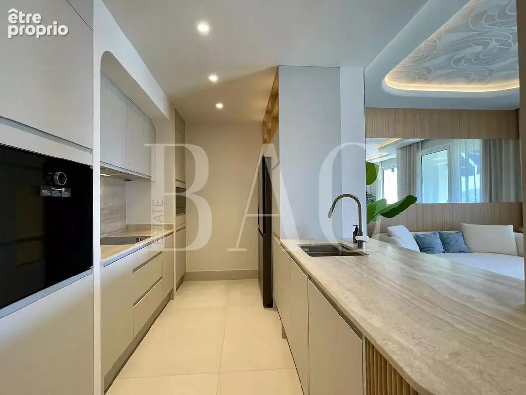 Cannes, appartement sur la Croisette, vue mer et port - photo 13