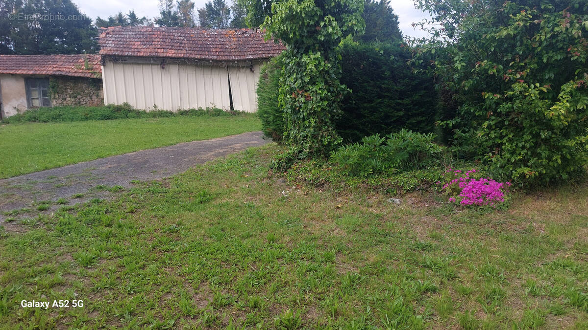 Maison à ABJAT-SUR-BANDIAT