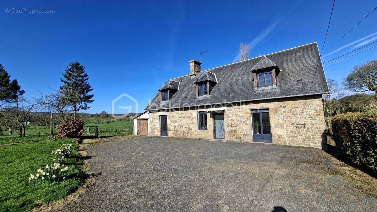 Maison à MESNIL-CLINCHAMPS