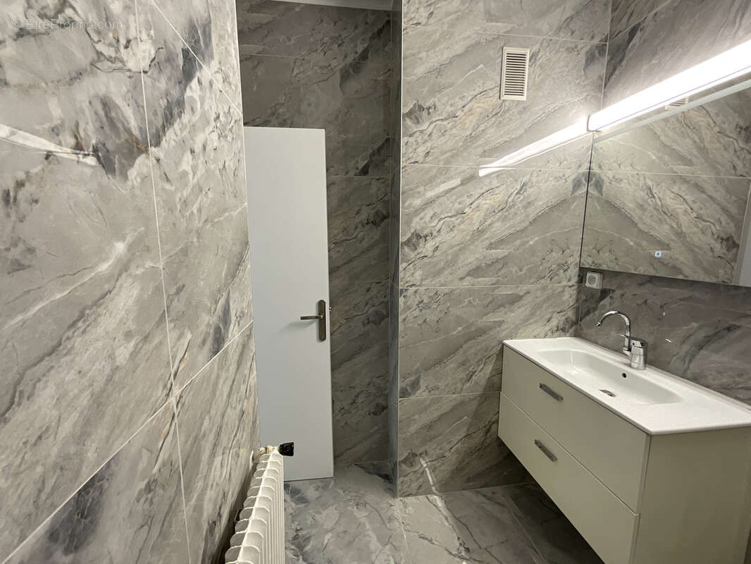 Appartement à SAINT-BONNET-DE-MURE