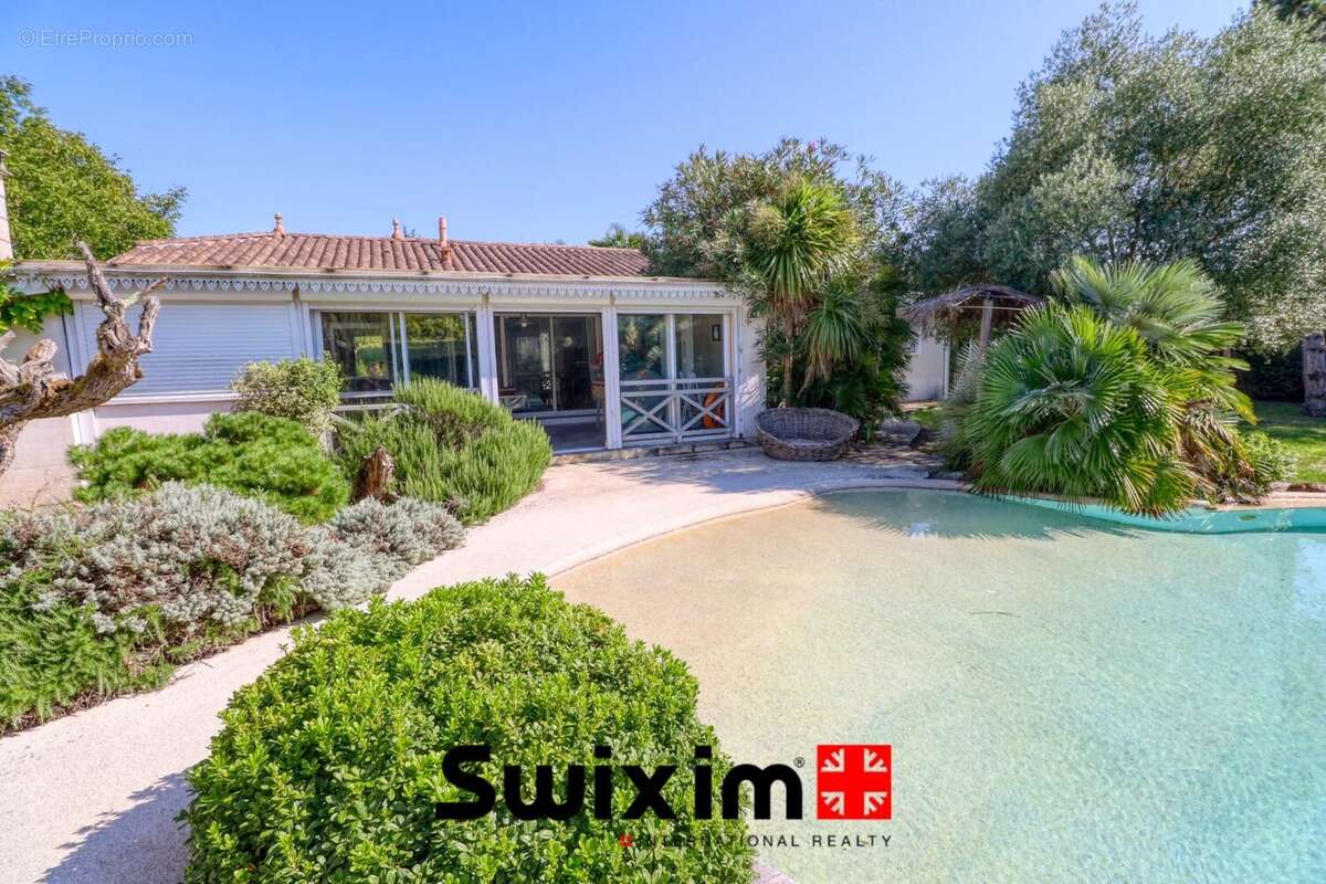 Maison à SAINT-ESTEPHE