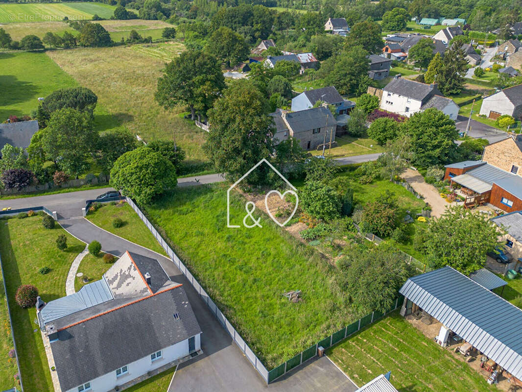 Terrain à SAINTE-MARIE