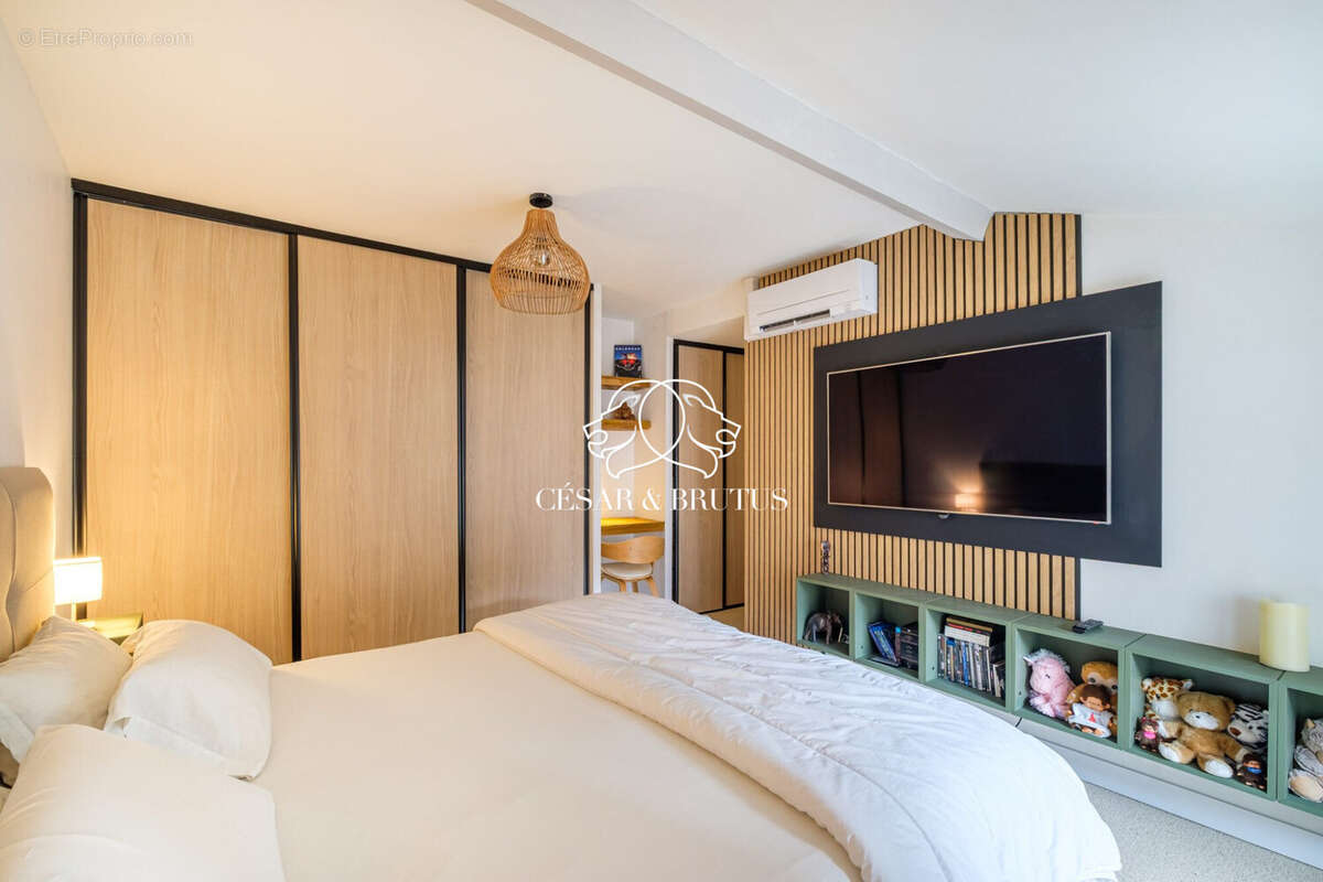 Maison à COLLONGES-AU-MONT-D'OR