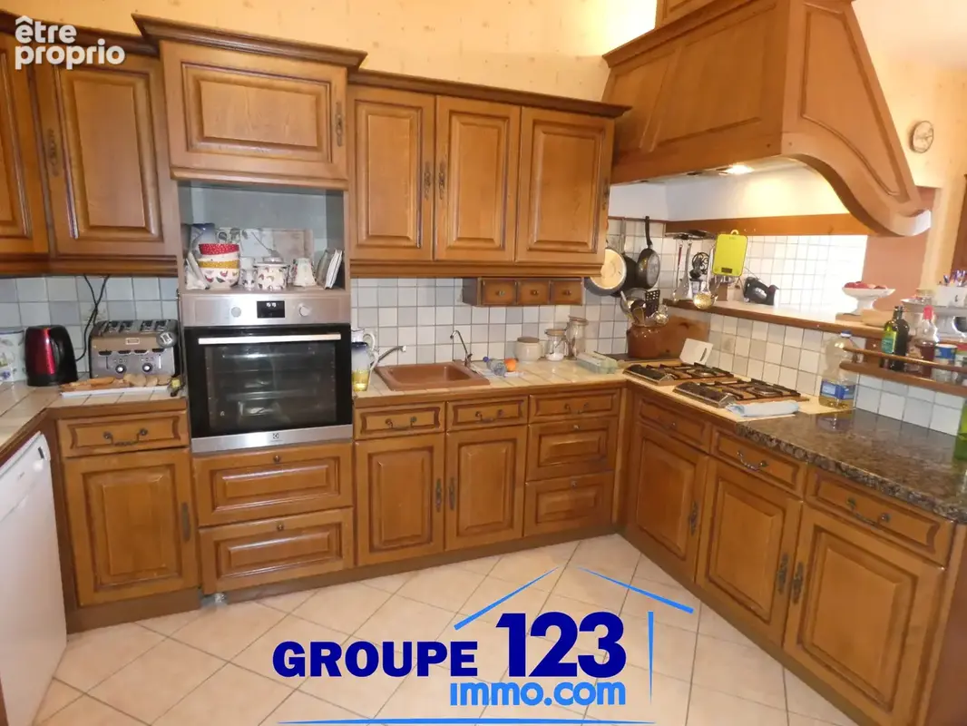 Maison et local commercial - photo 2
