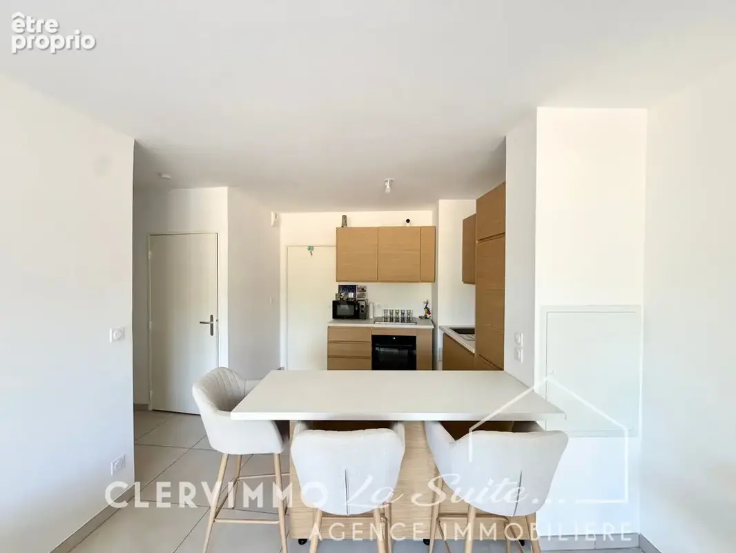 Appartement t2 avec terrasse et place de parking les accates - photo 3