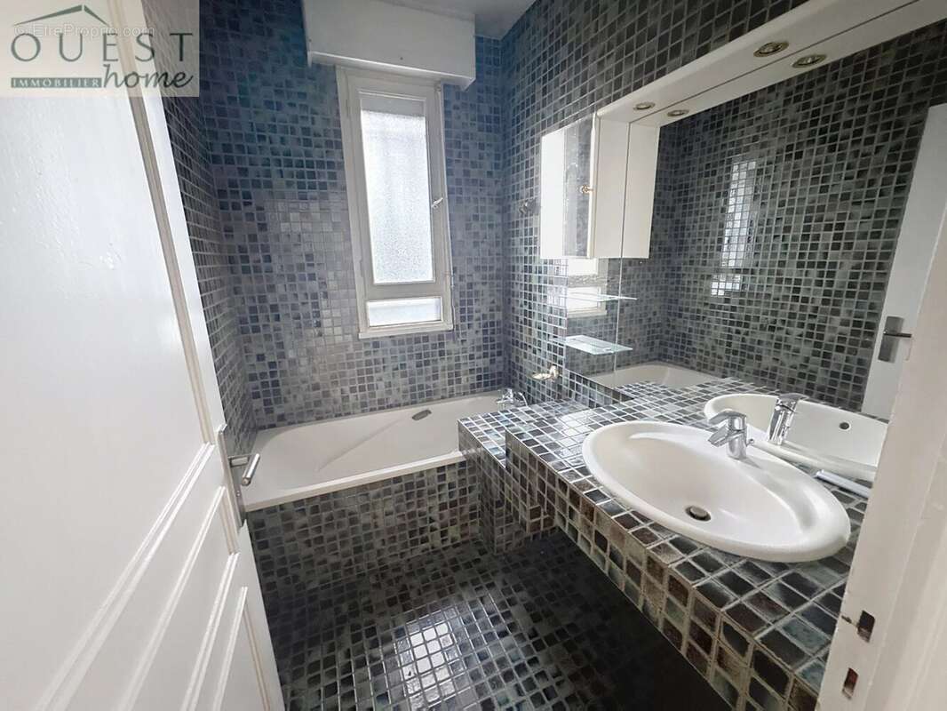 Appartement à CHARBONNIERES-LES-BAINS