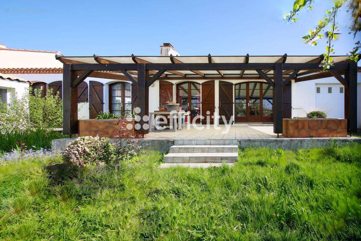 Maison à L&#039;AIGUILLON-SUR-VIE