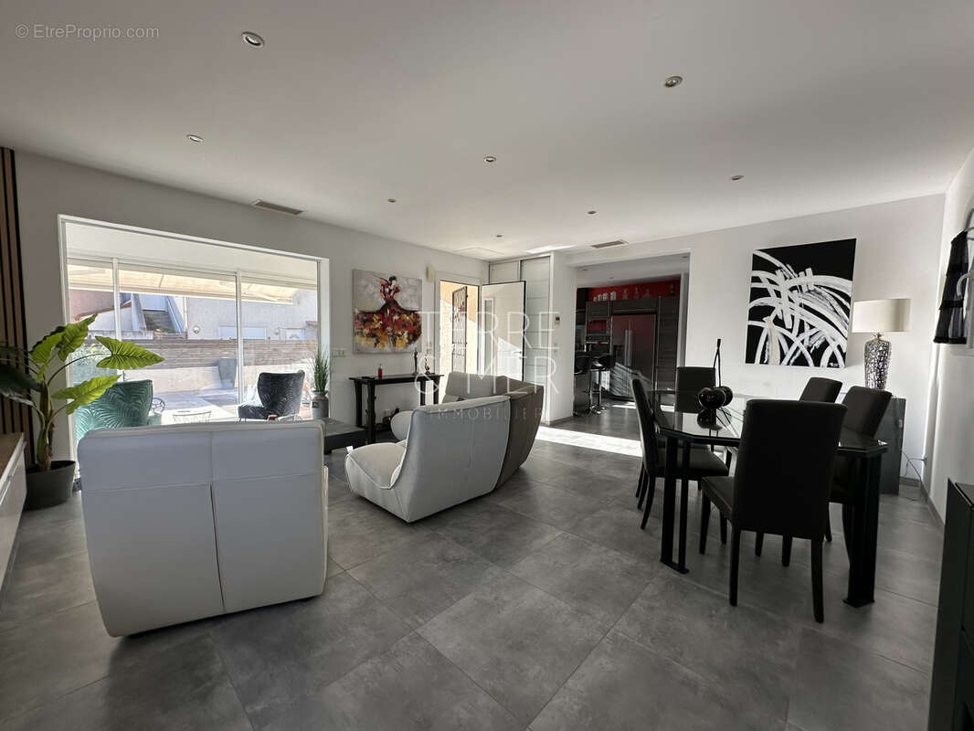 Maison 3 faces sur 492 m2 de terrain avec piscine à Latour-Bas-Elne. - photo 8