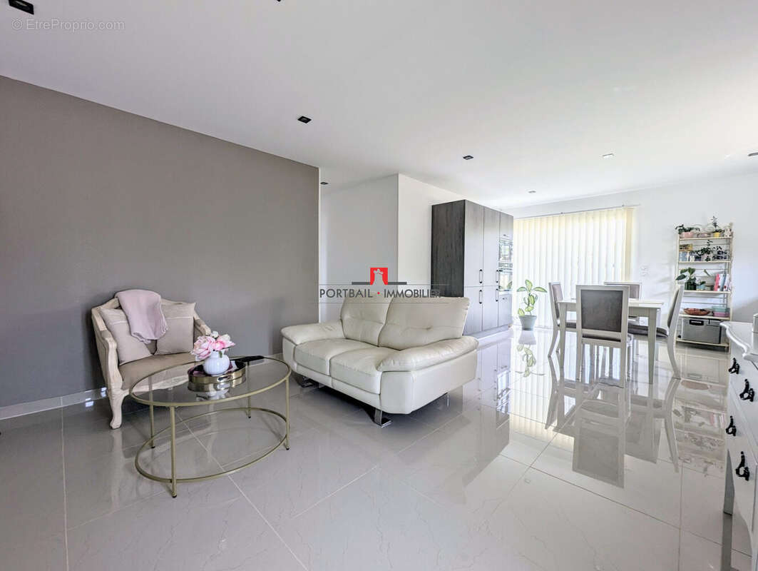 Maison à SAINT-CIERS-SUR-GIRONDE