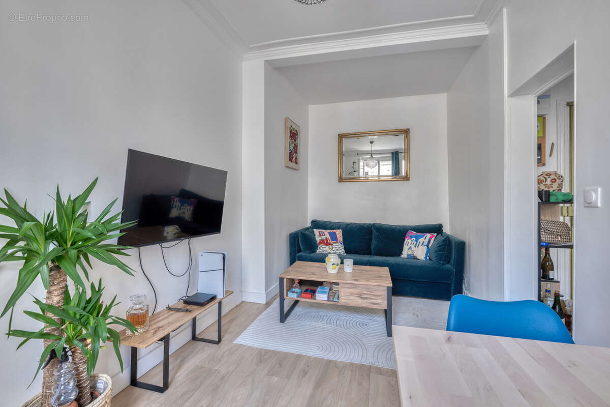 Appartement à PARIS-7E