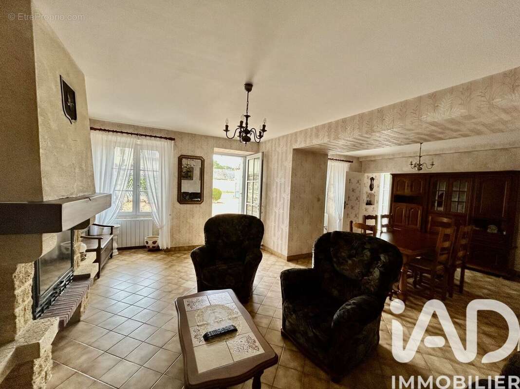 Maison 90 m² à Brain-Sur-Allonnes  - photo 6