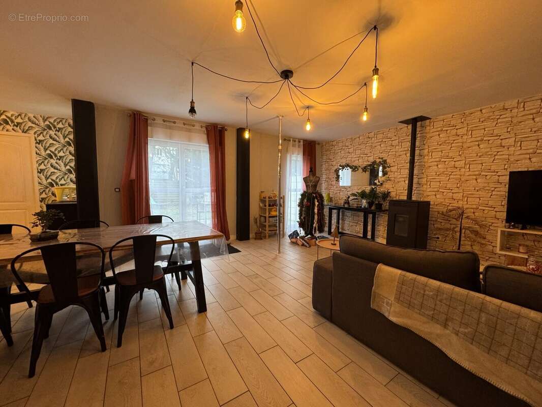 Maison à VAL-DE-REUIL