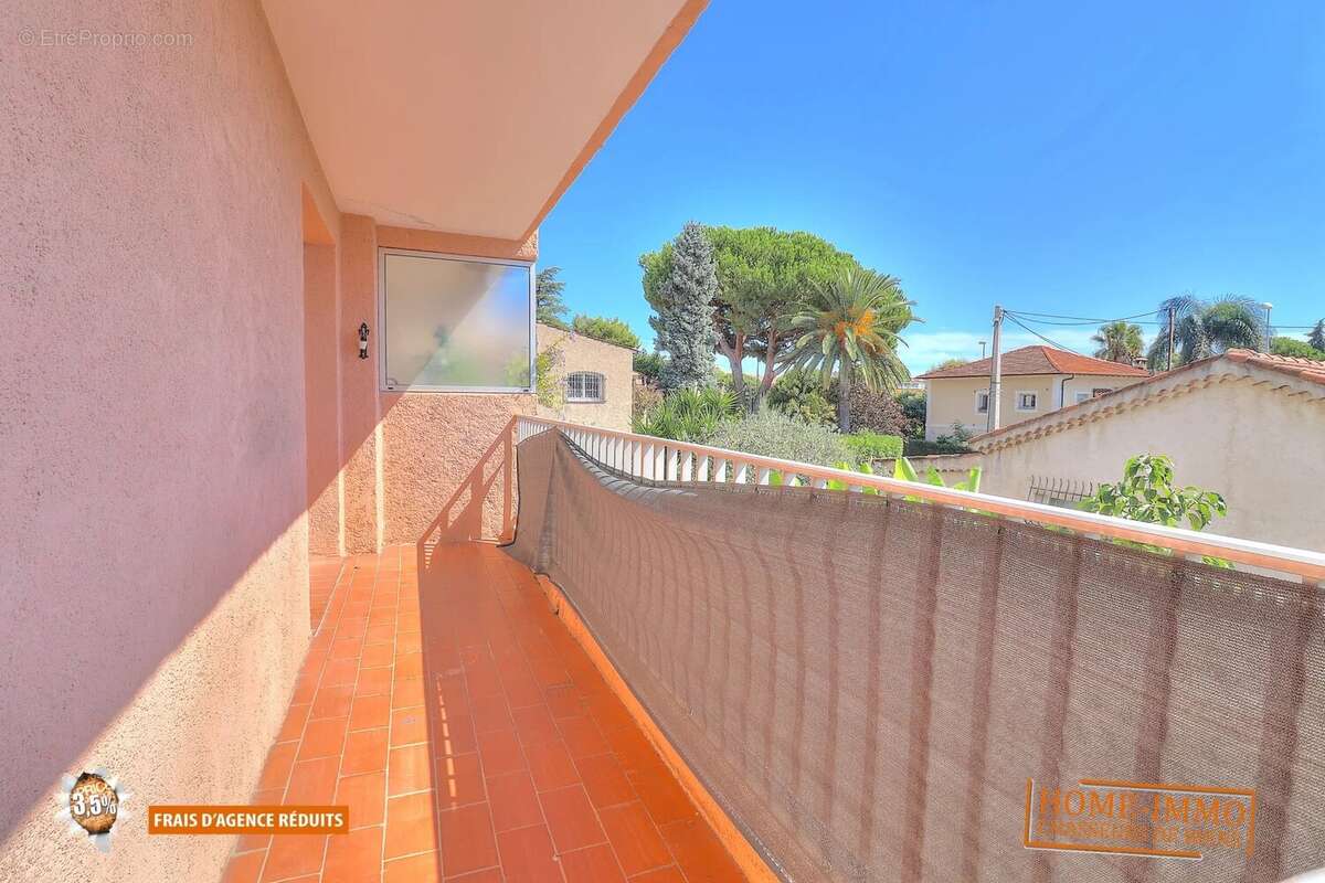 Appartement à SAINT-LAURENT-DU-VAR