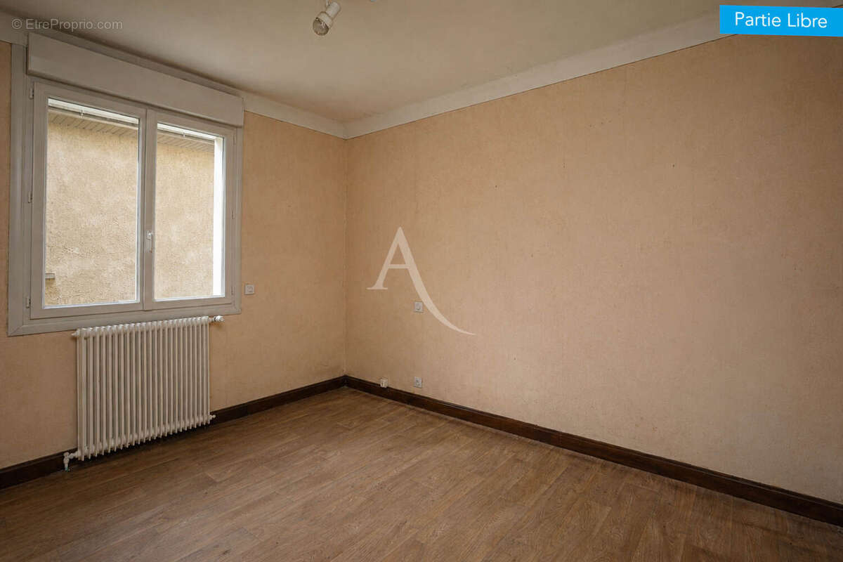 Claracq - Viager mixte - Deux maisons 270 m² - Partie libre immédiate - Dépendances - Terrain 2951 m² - photo 13
