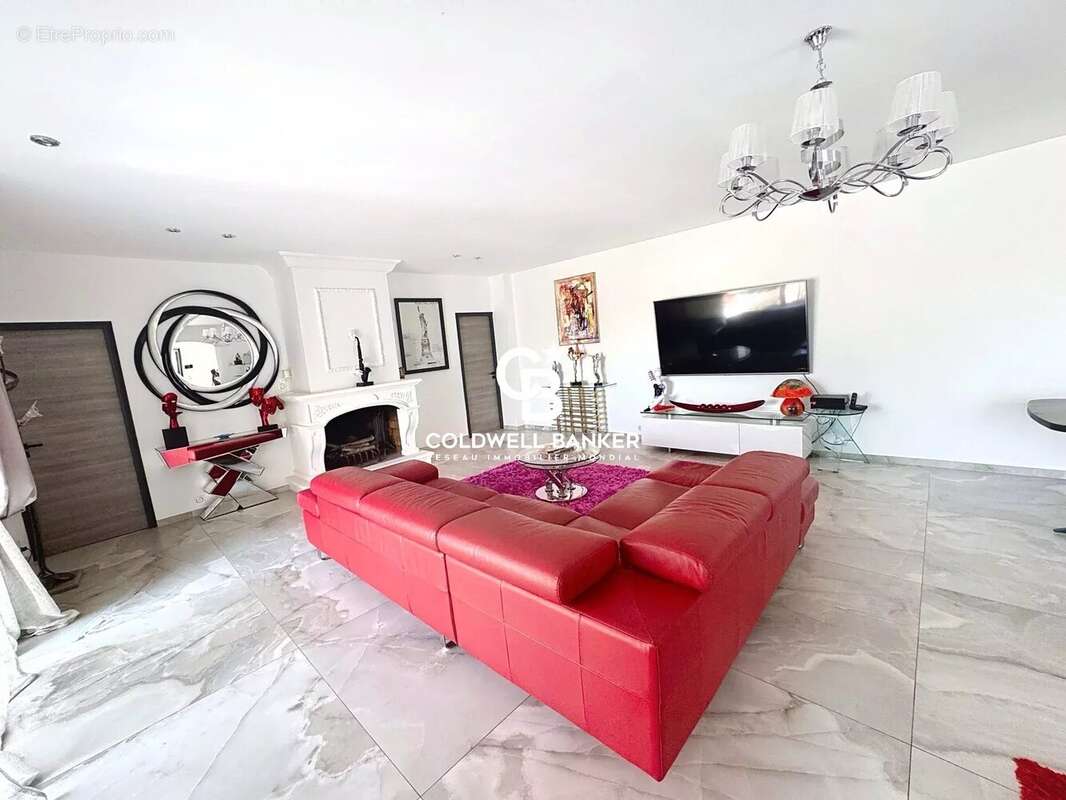Hauteurs PUGET-SUR-ARGENS – Var est balnéaire Villa de prestige de 245 m² entourée d’un terrain paysager de 5 137 m² - photo 7