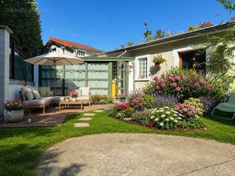 Maison à LE PERREUX-SUR-MARNE