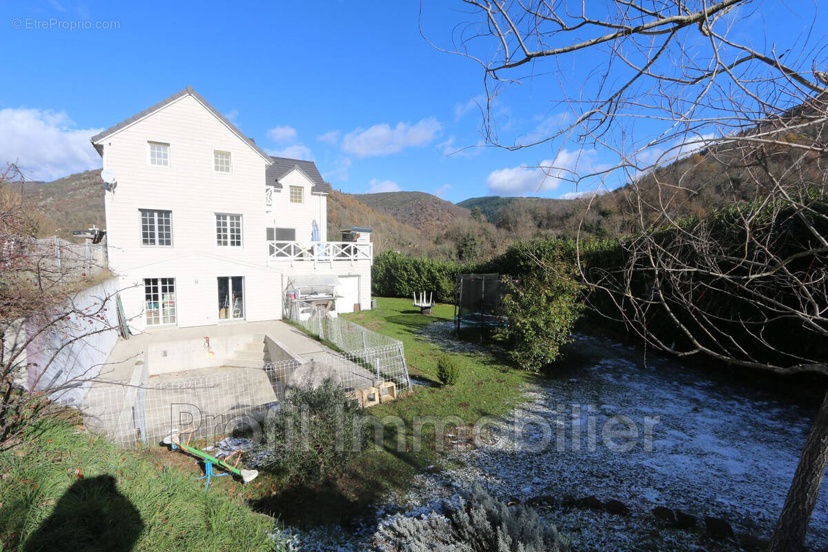 Maison à SAINT-LEGER-DE-PEYRE