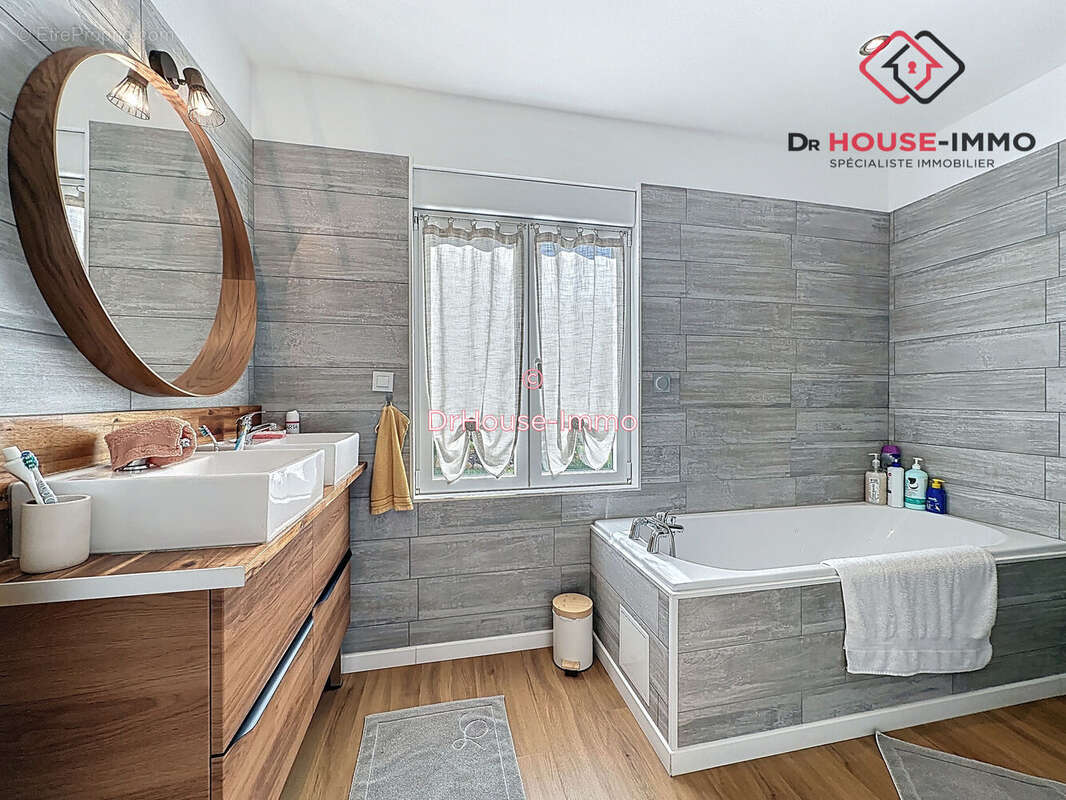 Maison à SAINT-ASTIER