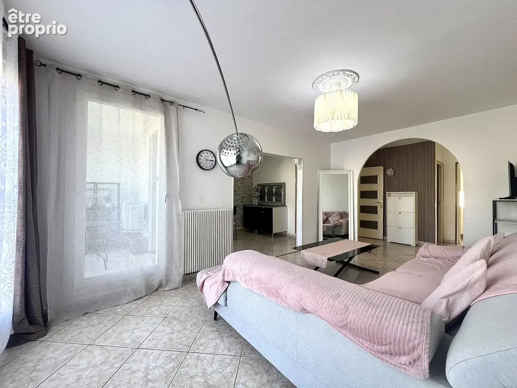 13013 MARSEILLE - Les Olives. Rés 'Le Grand Verger' - Appartement 5/6 pièces 105m2, balcon, cave et garage. - photo 2