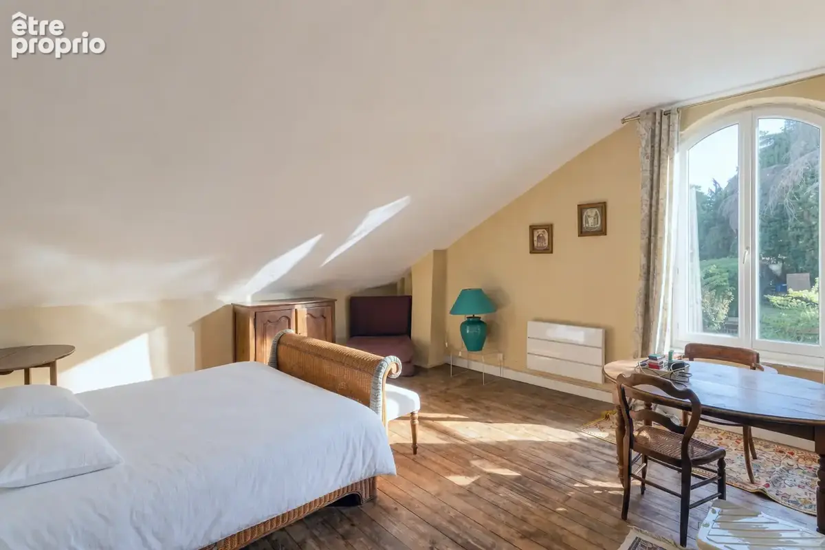 OULLINS - Propriété de 400 m2 - photo 21