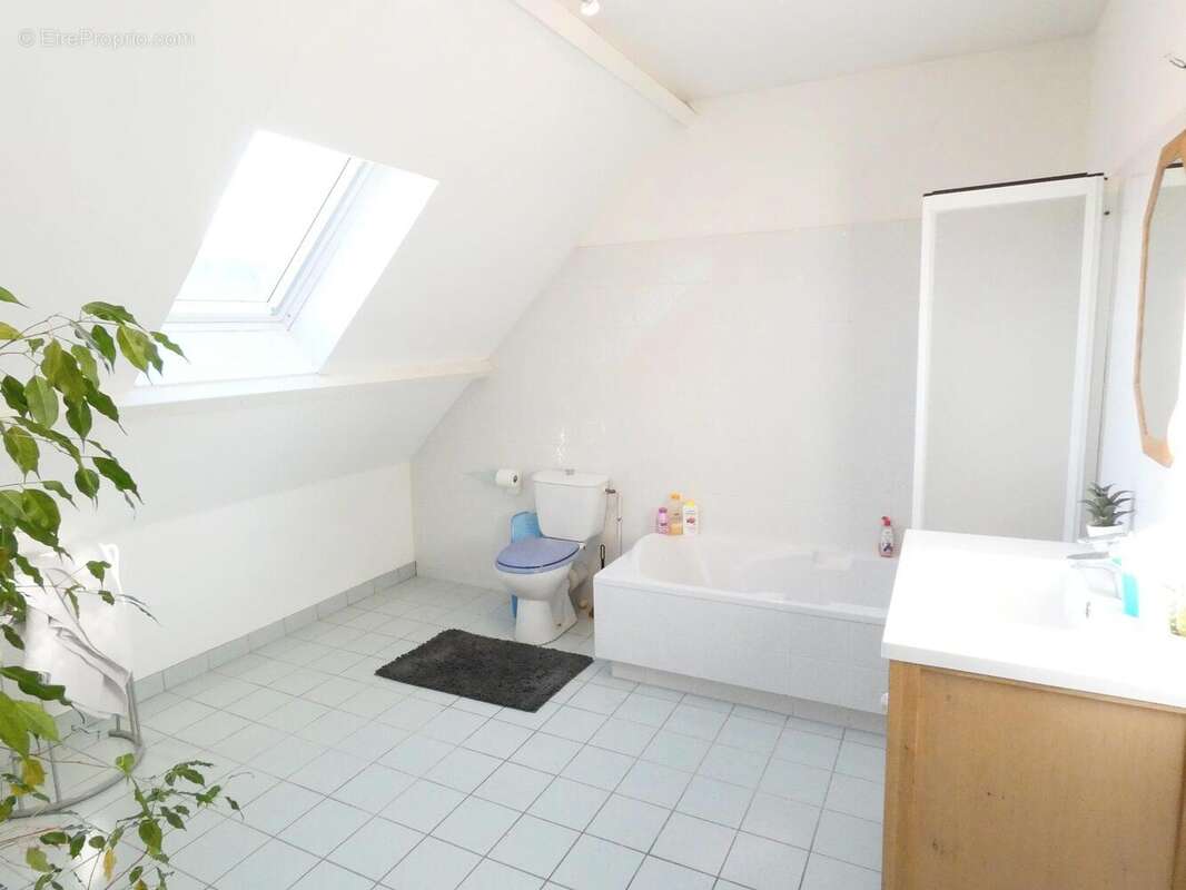 Maison à VANNES-SUR-COSSON