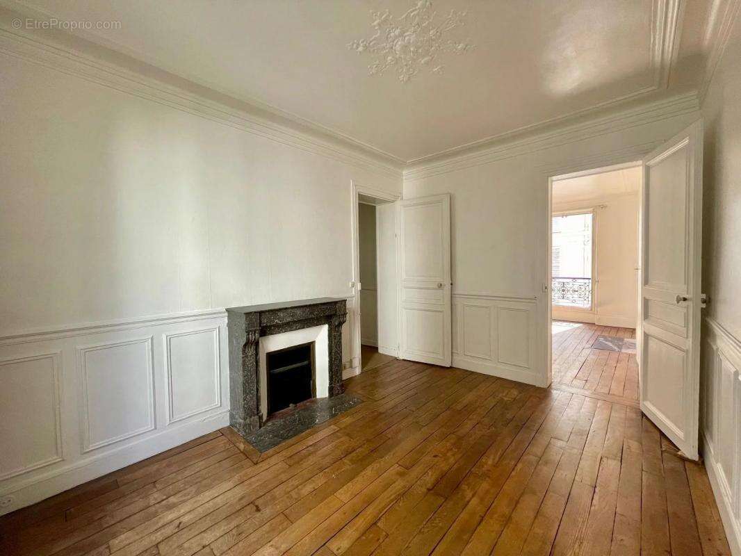 Appartement à PARIS-10E