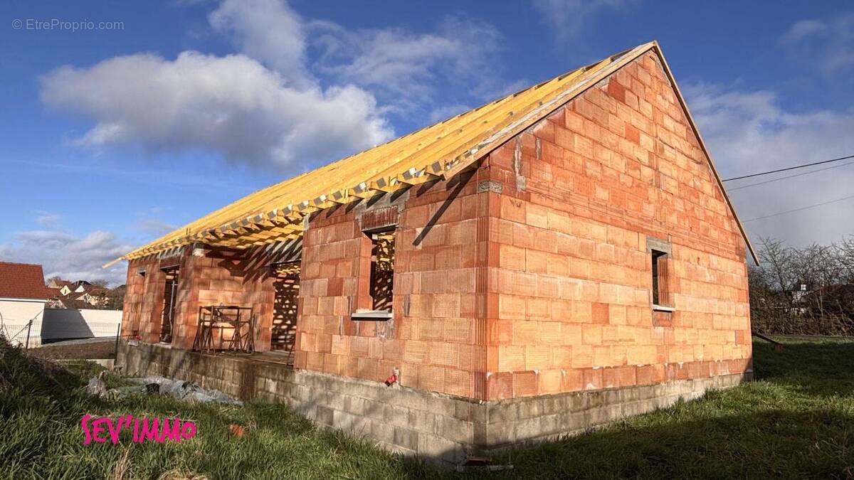 Maison à SAINT-GERMAIN-DES-FOSSES