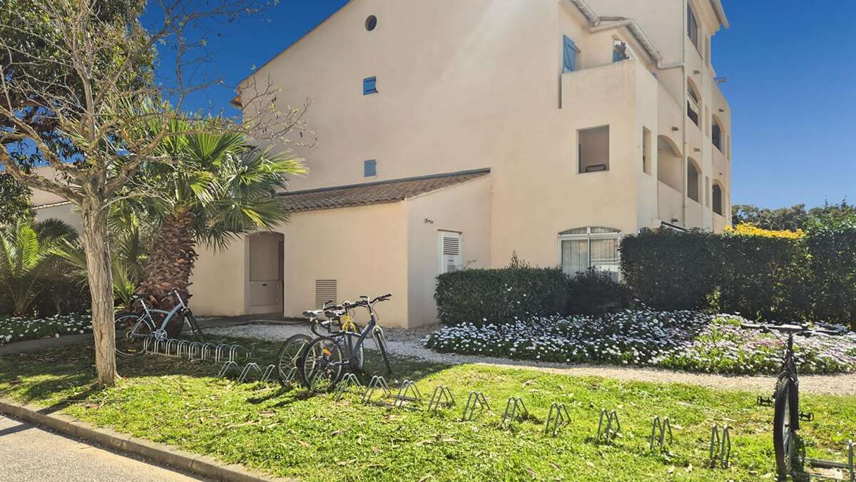 Appartement à LA LONDE-LES-MAURES