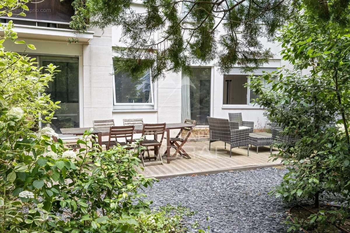 A vendre - 2 Pièces - Inkermann-  Jardin - Lycée Pasteur- Bon état - photo 3