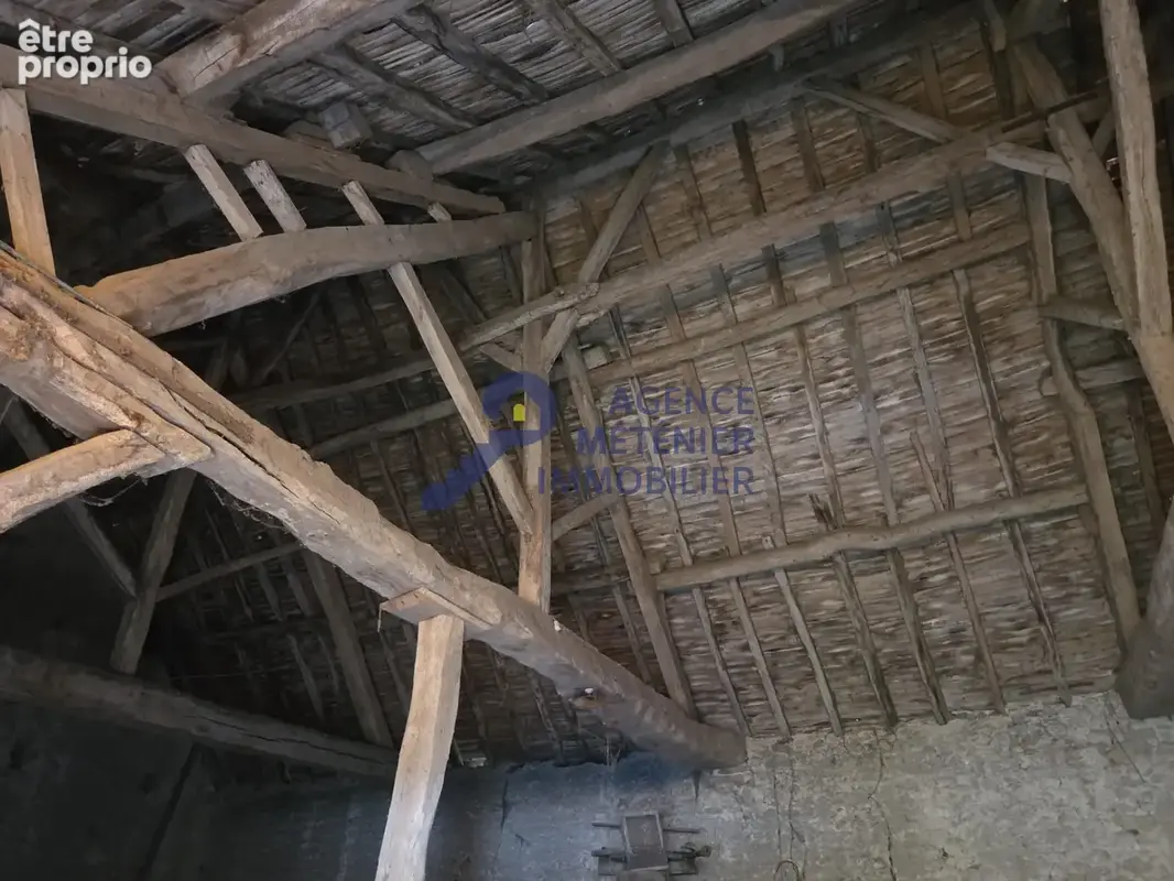 CHAREIL-CINTRAT   Maison de 104,90 m2 avec nombreuses dépendances et 8 580 m2 de terrain - photo 11