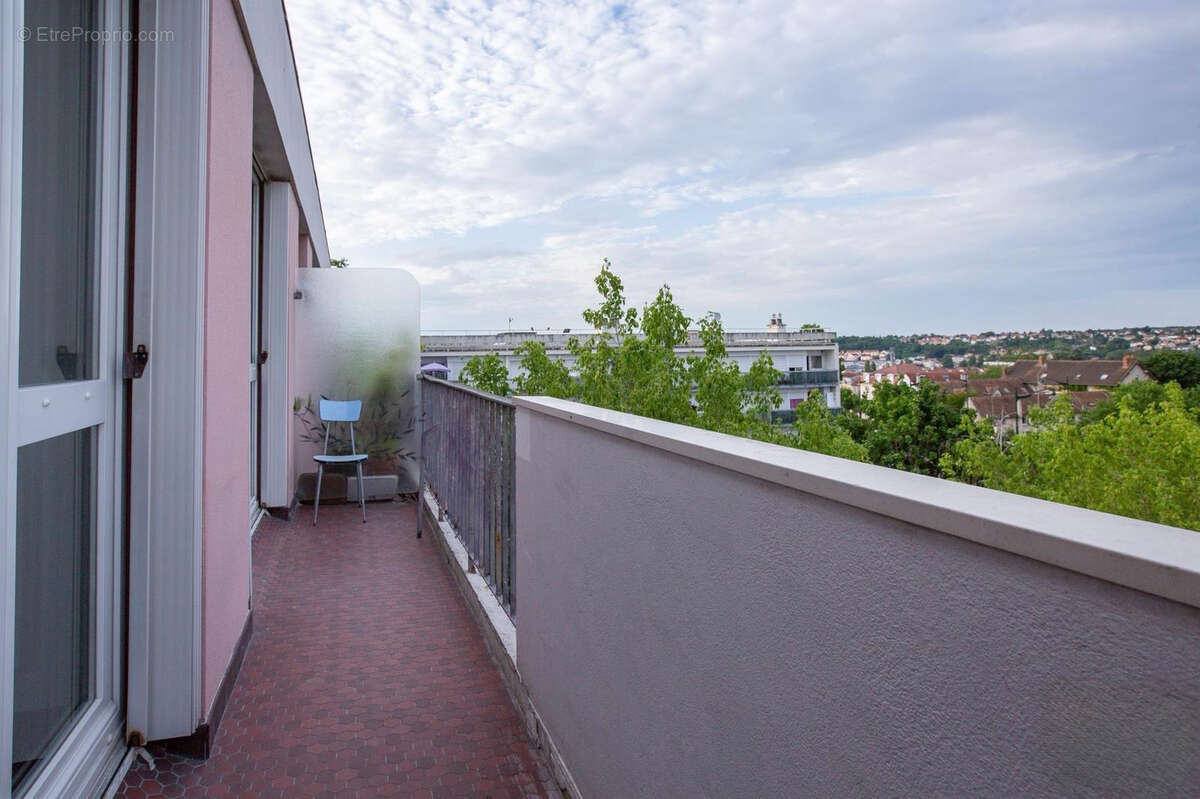 Appartement à CORBEIL-ESSONNES