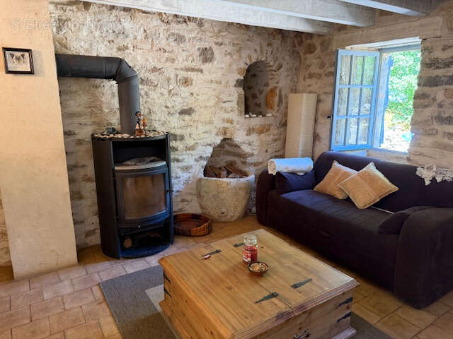 Maison Quercynoise de caractère en TBE sur 2024m2 de terrain boisé - photo 4