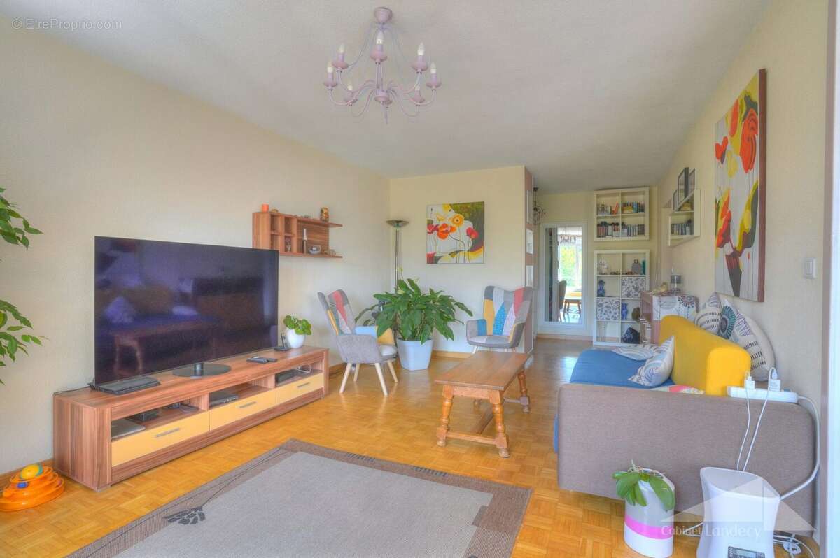 Appartement 89 m² à Saint-Genis-Pouilly  - photo 3