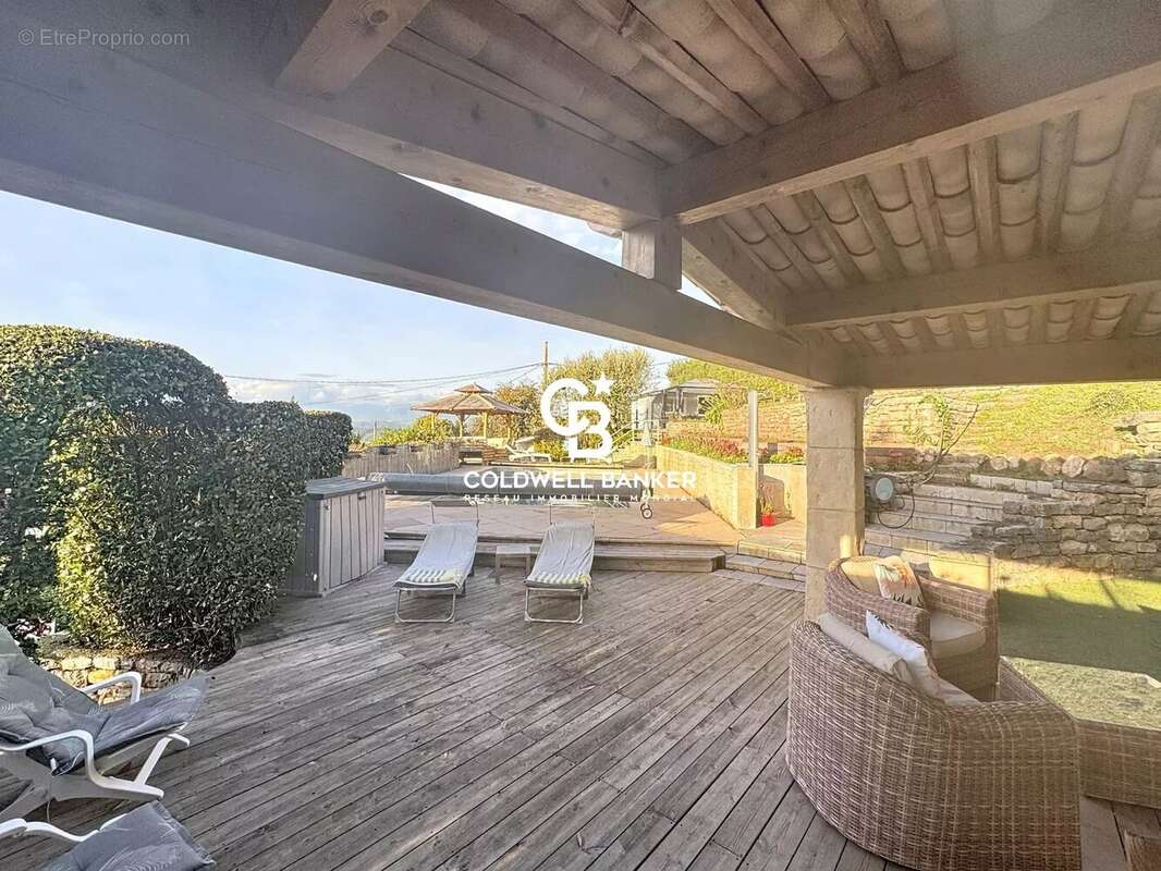 Maison à LES ADRETS-DE-L&#039;ESTEREL