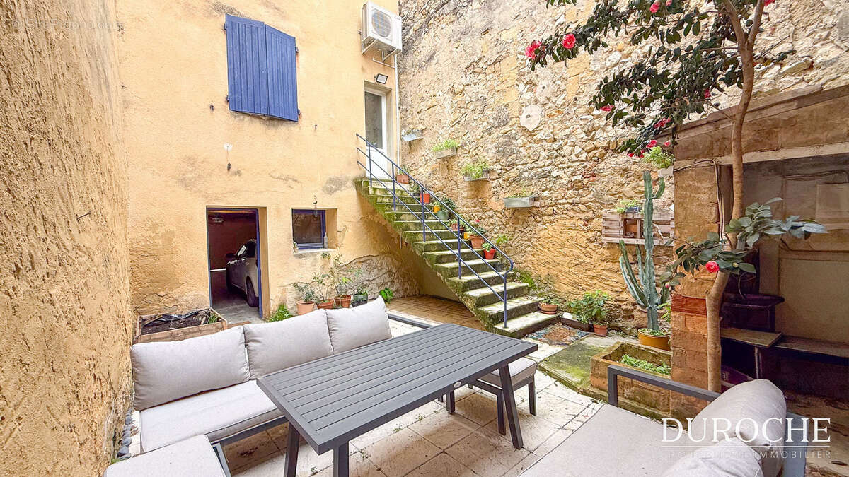 Maison à ROQUEMAURE