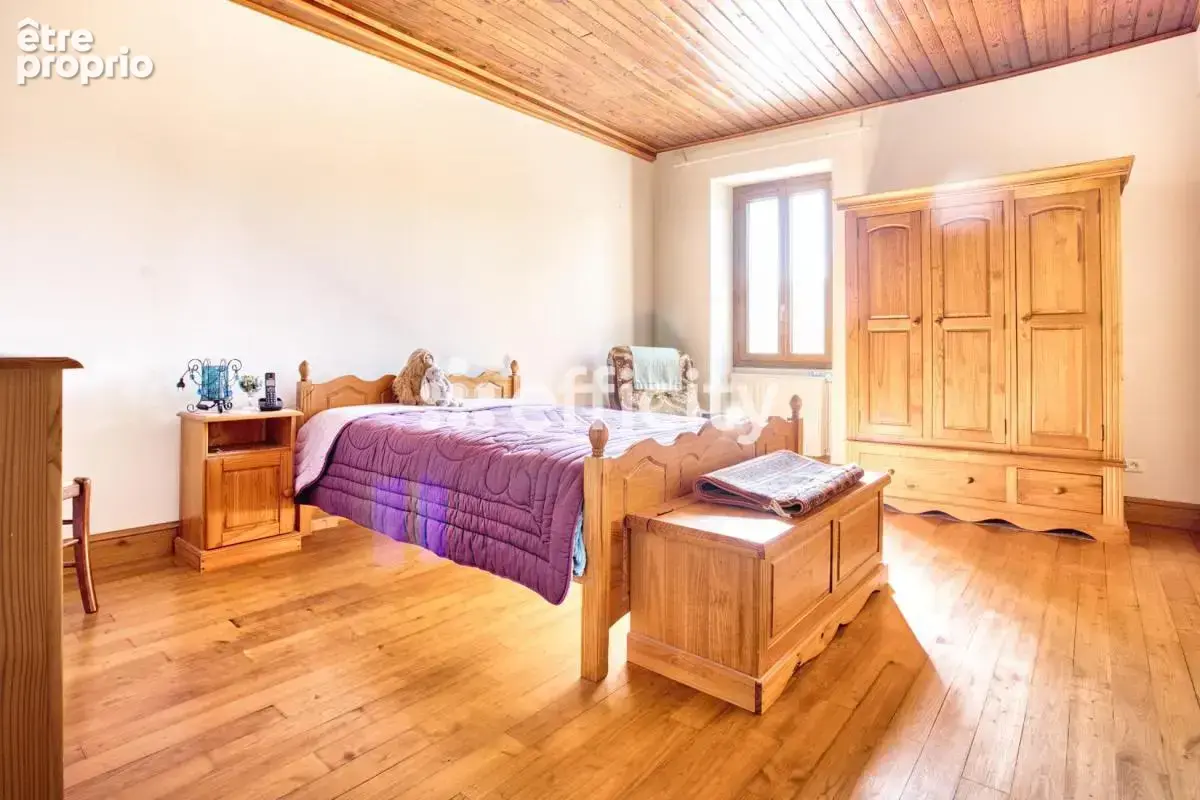 Maison 6 pièces 210 m² à vendre à Bassillac (24330) - photo 10