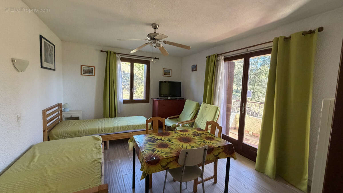 Appartement à GREOUX-LES-BAINS