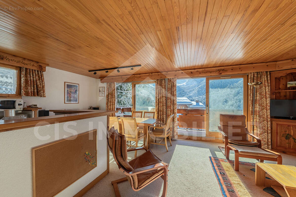 Appartement à LES ALLUES