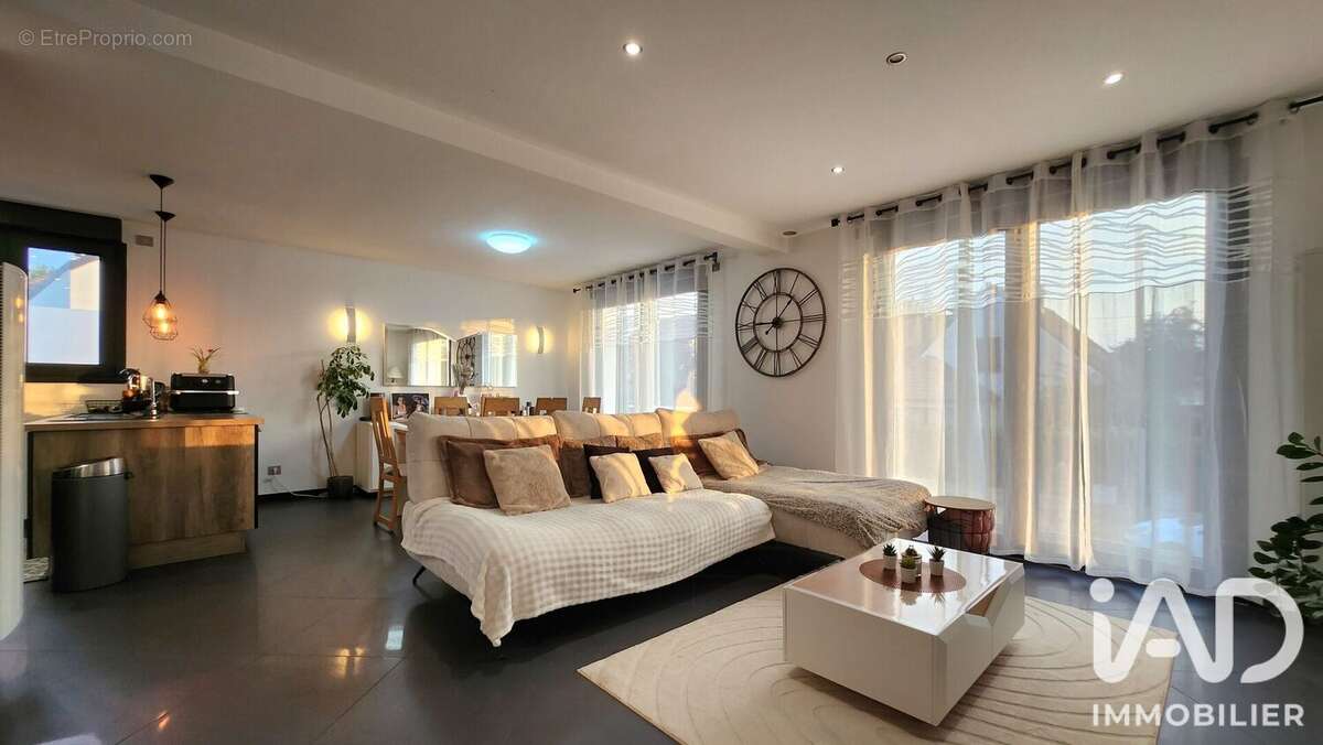 Maison 136 m² à Gretz-Armainvilliers  - photo 2