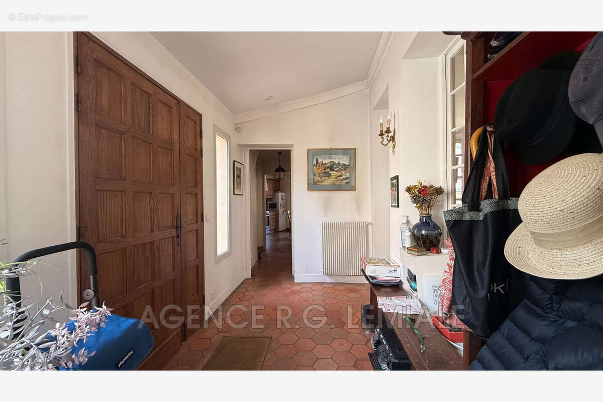 Maison 230 m² à Maisons-Laffitte  - photo 2