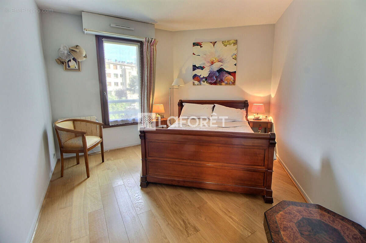 Appartement à SURESNES