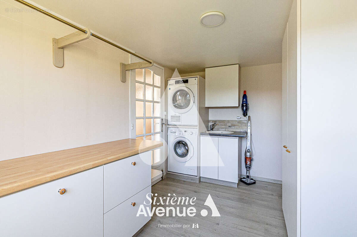 Chazay-d'Azergues - Maison familiale avec piscine, terrasse couverte et vue dégagée - photo 8