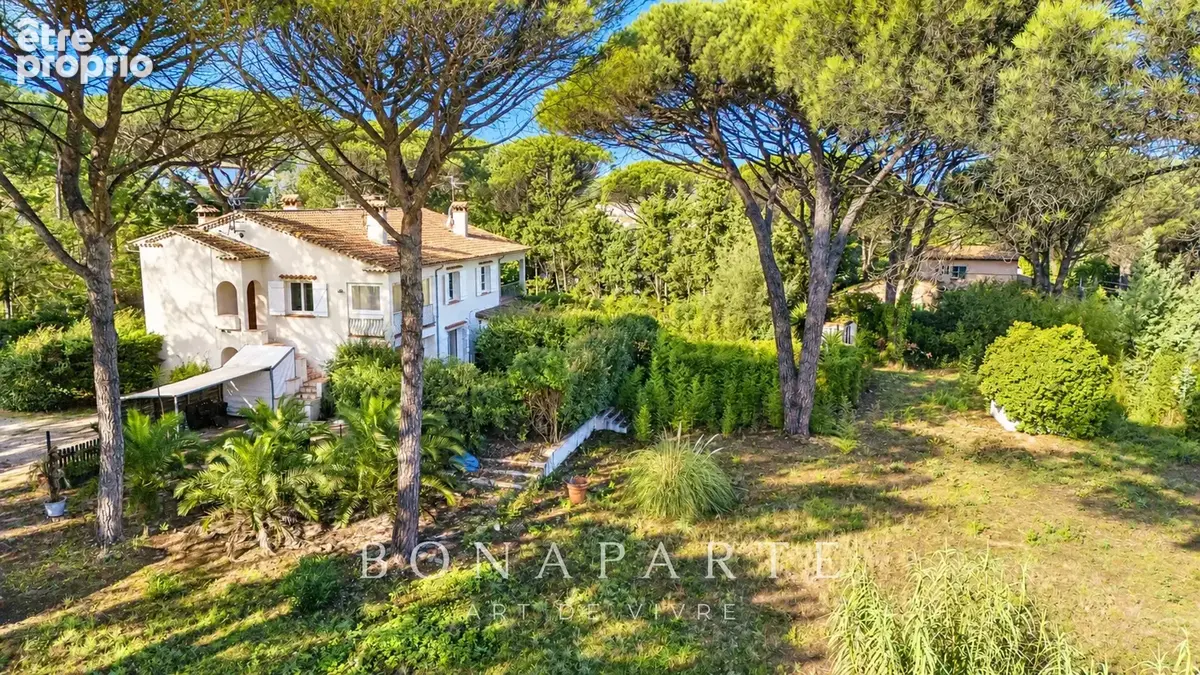 Gassin - villa provençale de charme comprenant 4 appartements independants sur un vaste terrain - photo 1