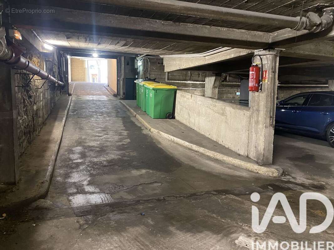 Photo 4 - Parking à PARIS-20E