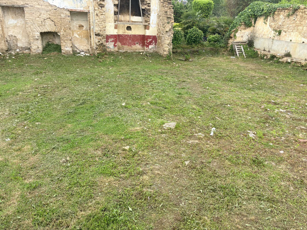 Terrain à PLEUVEN
