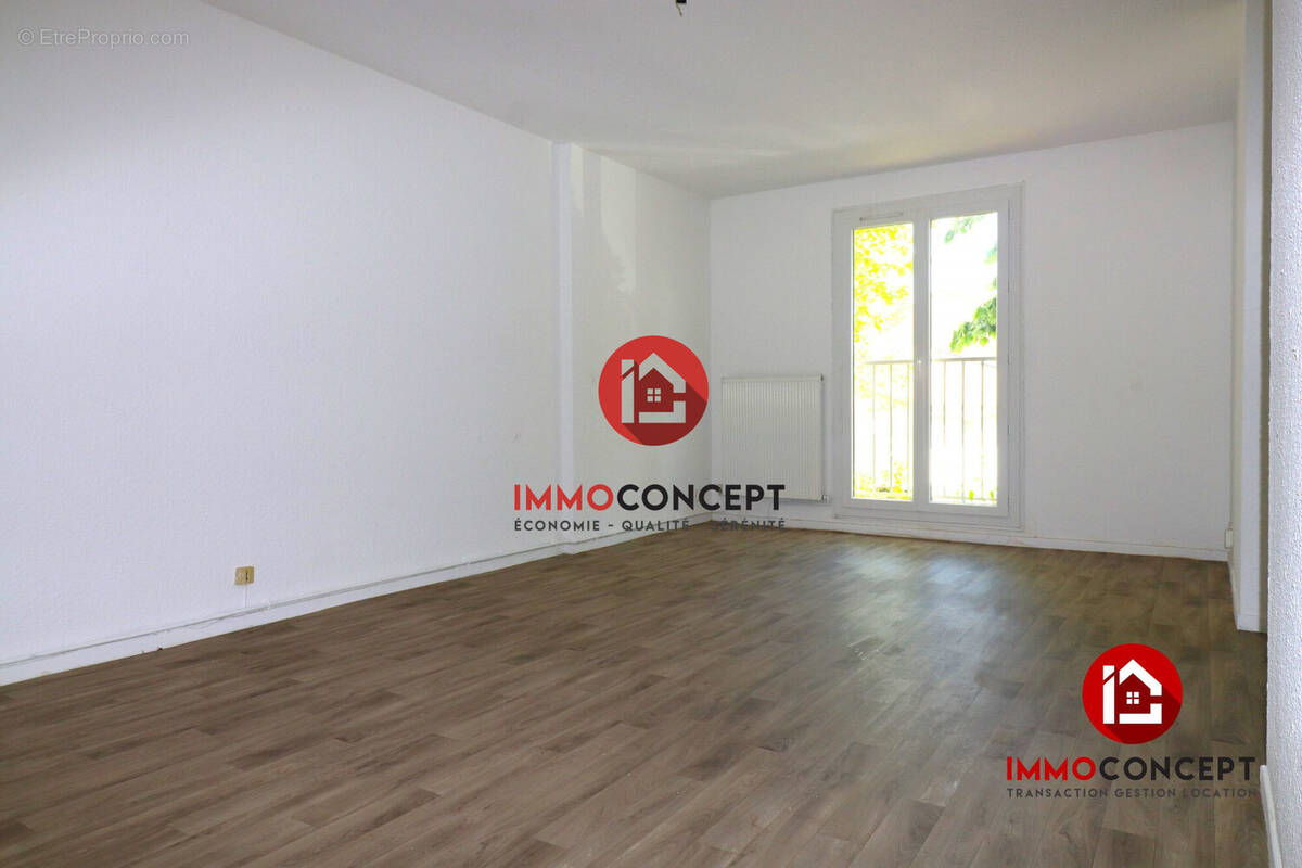 Séjour - Appartement à BAGNOLS-SUR-CEZE