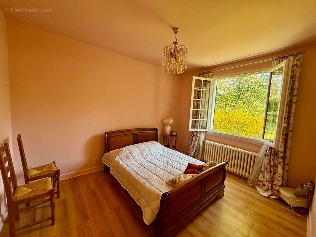 Maison à PUJOLS