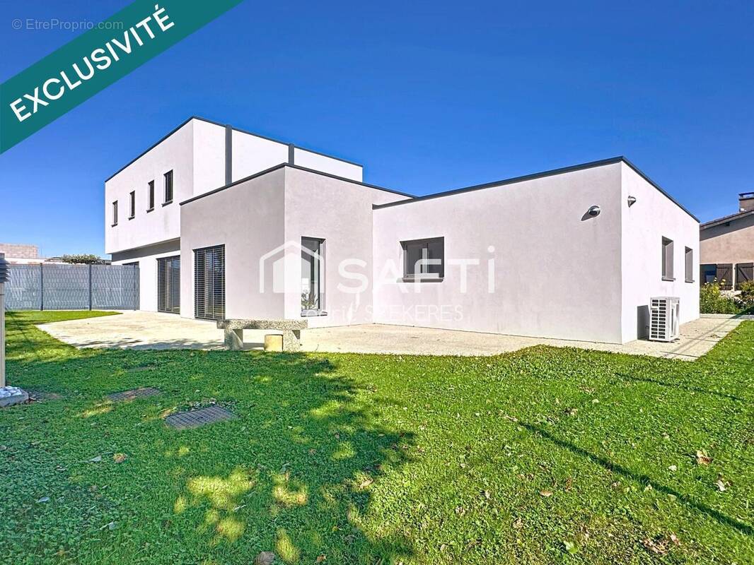 Photo 1 - Maison à CONFLANS-EN-JARNISY